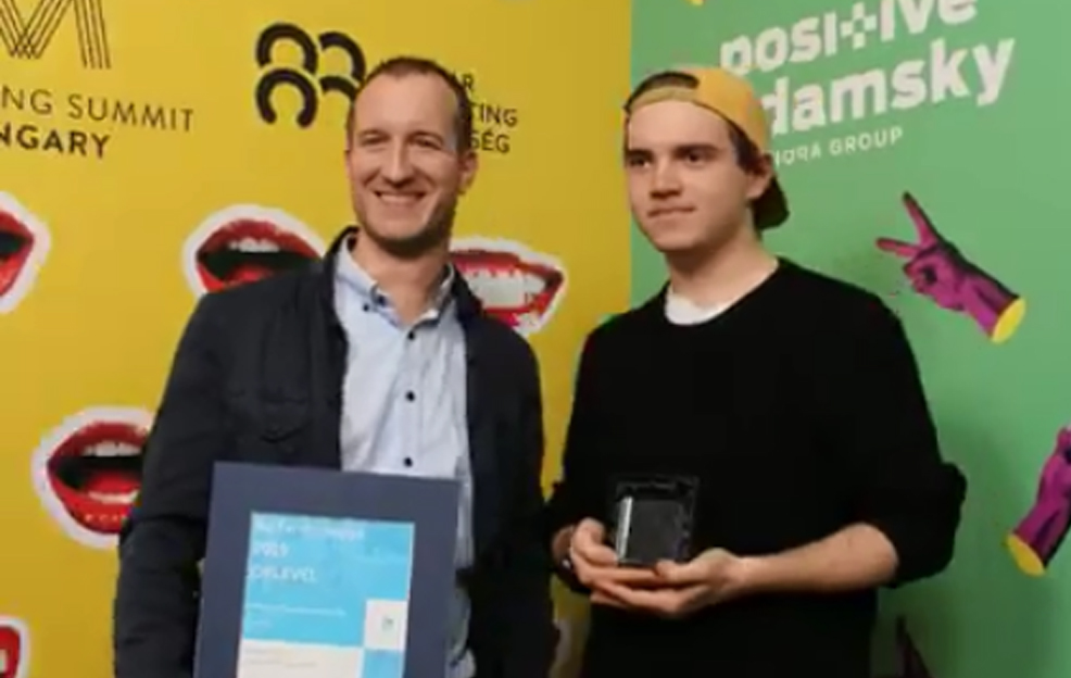 oktató videó